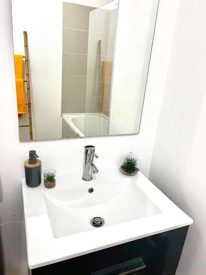 Entierement Equipe, Climatise, Wifi, Au Dernier Etage Sans Vis A Vis Daire Saint-Denis Dış mekan fotoğraf